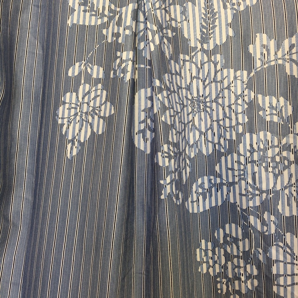 Jane and Delancey Blue White Pinstripe Floral Pintuck Tunic Blouse Size S - Picture 4 of 6